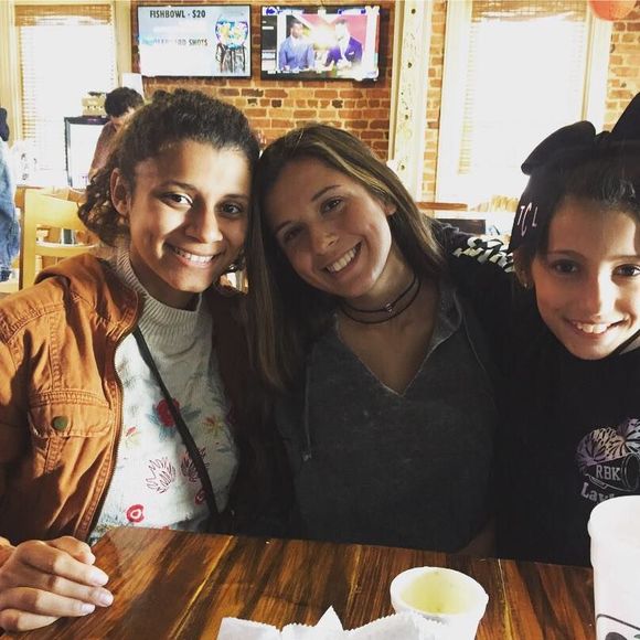 Meet your Posher, Syann - Picture 1 of 1